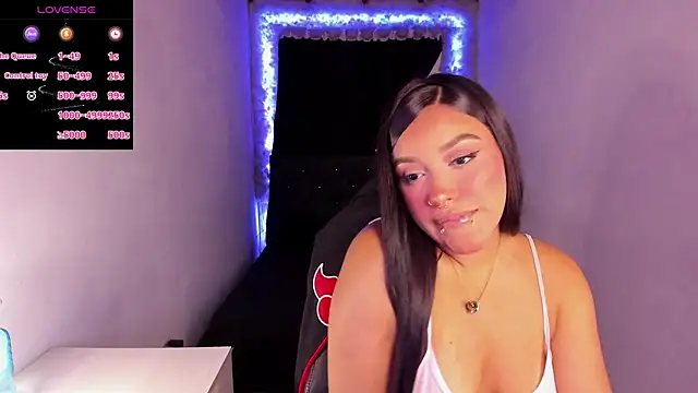 Snapshot of Mariana_Hasper_ chatting on December 20, 2024, 1:36 am Mariana Hasper online show from December 20, 2024, 1:36 am