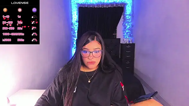 Snapshot of Mariana_Hasper_ chatting on February 7, 2025, 12:09 am Mariana Hasper online show from February 7, 2025, 12:09 am