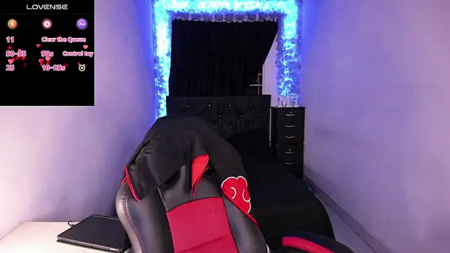 Snapshot of Mariana_Hasper_ chatting on February 24, 2025, 11:41 pm Mariana Hasper online show from February 24, 2025, 11:41 pm