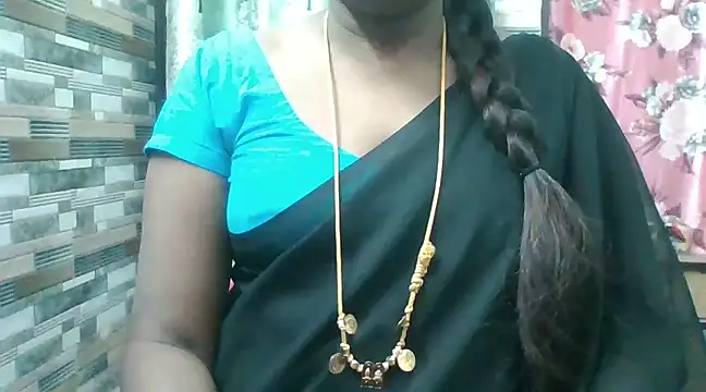 Snapshot of Hot_akshara chatting on December 6, 2024, 4:17 pm Hot akshara online show from December 6, 2024, 4:17 pm