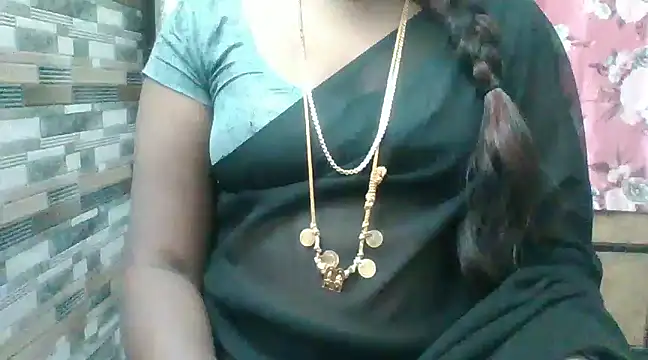 Snapshot of Hot_akshara chatting on December 15, 2024, 6:37 pm Hot akshara online show from December 15, 2024, 6:37 pm