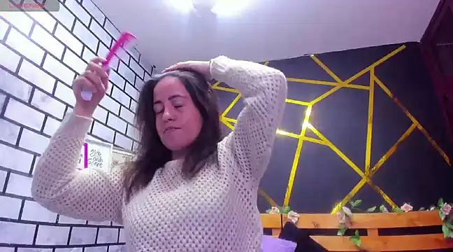 Snapshot of kathina_giraldo chatting on December 6, 2024, 12:38 pm kathina giraldo online show from December 6, 2024, 12:38 pm