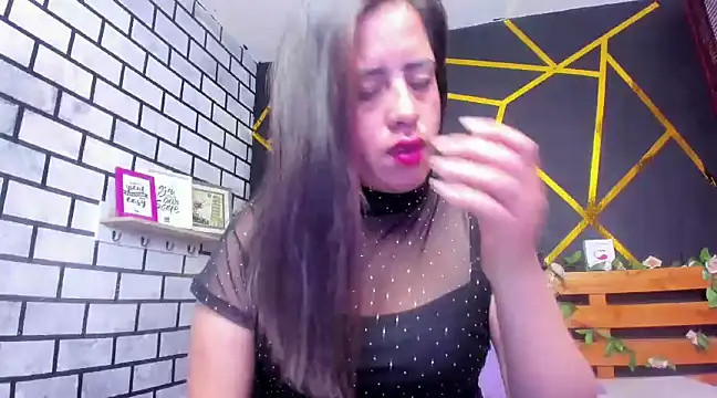 Snapshot of kathina_giraldo chatting on December 24, 2024, 5:02 pm kathina giraldo online show from December 24, 2024, 5:02 pm