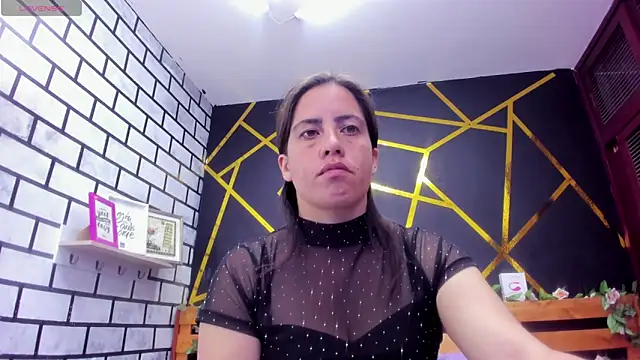 Snapshot of kathina_giraldo chatting on January 13, 2025, 12:35 pm kathina giraldo online show from January 13, 2025, 12:35 pm
