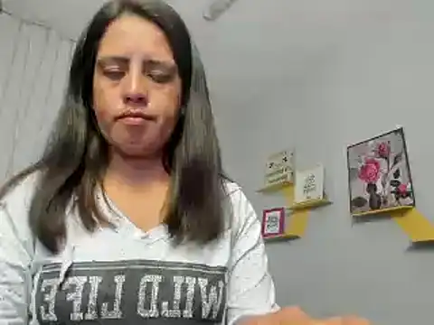 Snapshot of kathina_giraldo chatting on January 30, 2025, 7:37 pm kathina giraldo online show from January 30, 2025, 7:37 pm