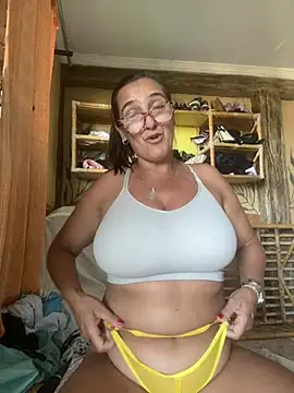 Snapshot of anastasia_and_jordan chatting on February 7, 2025, 7:38 pm anastasia and jordan online show from February 7, 2025, 7:38 pm
