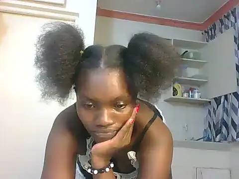 Snapshot of Slimthick900 chatting on February 7, 2025, 7:40 am Slimthick900 online show from February 7, 2025, 7:40 am