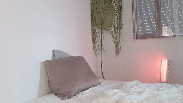 Snapshot of my_lina chatting on November 3, 2025, 9:10 am my lina online show from November 3, 2025, 9:10 am