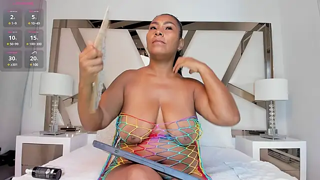 Snapshot of OliviaBurning chatting on February 14, 2025, 11:31 am OliviaBurning online show from February 14, 2025, 11:31 am