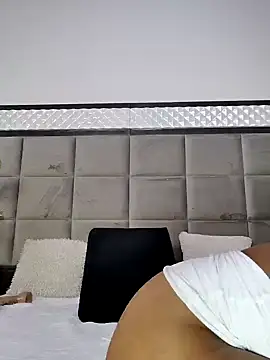 Snapshot of OliviaBurning chatting on February 21, 2025, 1:44 am OliviaBurning online show from February 21, 2025, 1:44 am