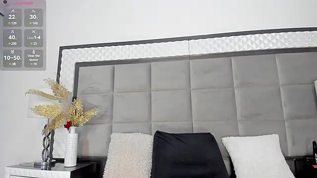 Snapshot of OliviaBurning chatting on February 25, 2025, 10:50 pm OliviaBurning online show from February 25, 2025, 10:50 pm