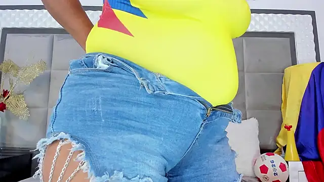 Snapshot of OliviaBurning chatting on March 20, 2025, 10:40 pm OliviaBurning online show from March 20, 2025, 10:40 pm