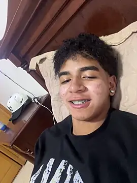 Snapshot of JoanG10 chatting on November 2, 2025, 11:29 pm JoanG10 online show from November 2, 2025, 11:29 pm