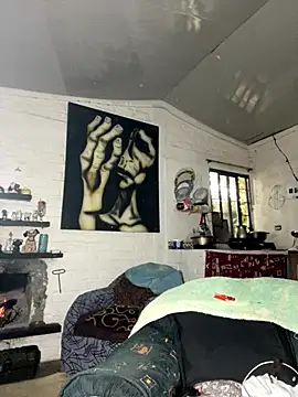 Snapshot of FlpGmz chatting on October 29, 2025, 9:49 pm FlpGmz online show from October 29, 2025, 9:49 pm