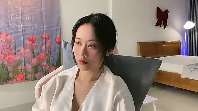 Snapshot of -rosiie- chatting on February 28, 2025, 3:04 pm -rosiie- online show from February 28, 2025, 3:04 pm