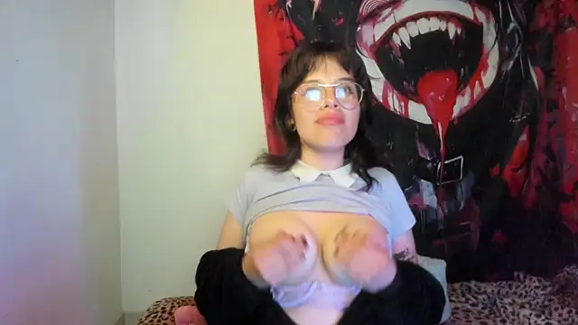 Snapshot of Lucyfx666 chatting on October 24, 2025, 4:31 am Lucyfx666 online show from October 24, 2025, 4:31 am