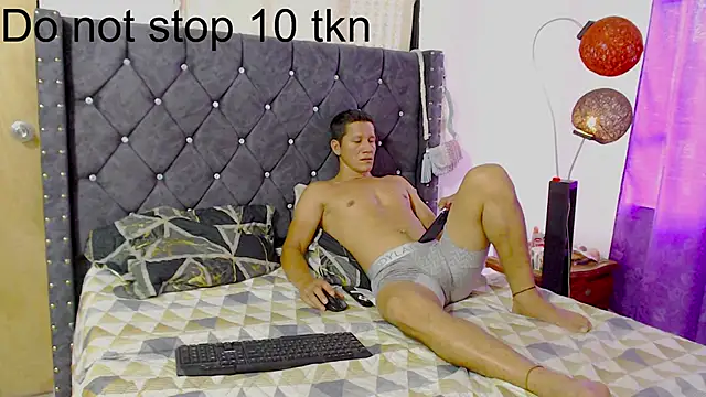 Snapshot of leoytessa_10 chatting on February 27, 2025, 6:20 pm leoytessa 10 online show from February 27, 2025, 6:20 pm