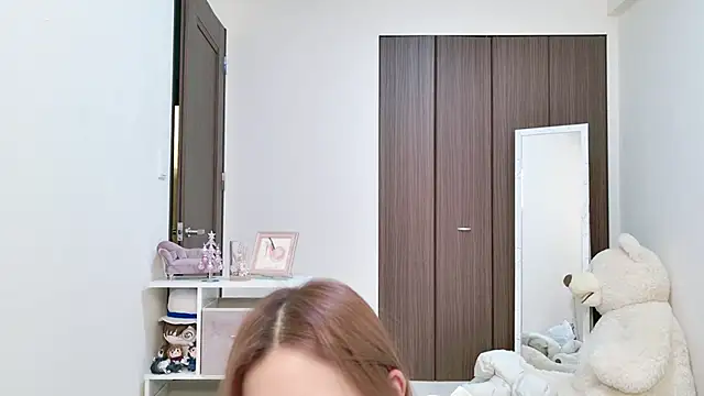 Snapshot of -SHINON- chatting on December 22, 2024, 10:17 am -SHINON- online show from December 22, 2024, 10:17 am