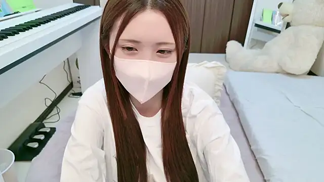 Snapshot of -SHINON- chatting on February 9, 2025, 8:54 am -SHINON- online show from February 9, 2025, 8:54 am