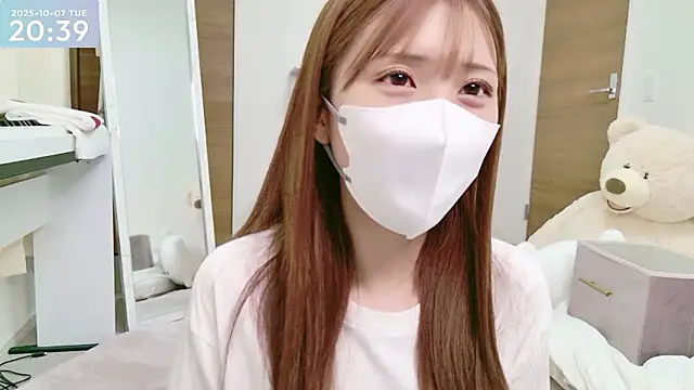 Snapshot of -SHINON- chatting on October 7, 2025, 11:40 am -SHINON- online show from October 7, 2025, 11:40 am