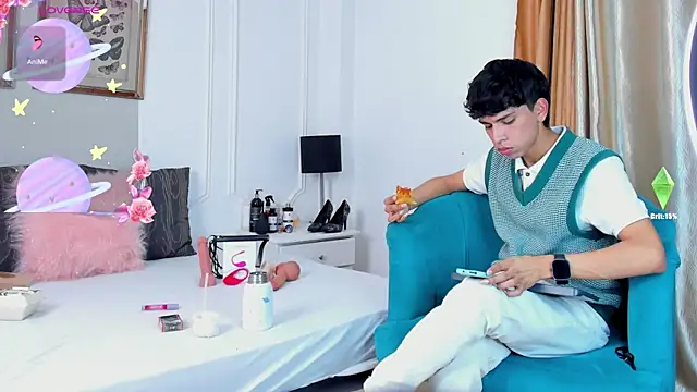 Snapshot of Santy_carrington chatting on January 15, 2025, 11:40 pm Santy carrington online show from January 15, 2025, 11:40 pm