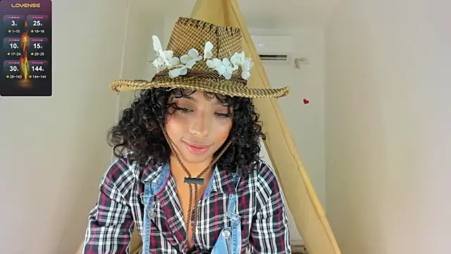 Ariella Ruiz online show from October 4, 2025, 12:47 pm