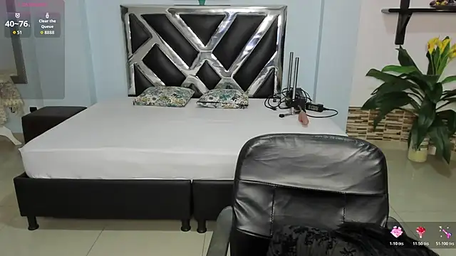 Snapshot of EroticAzir chatting on November 11, 2025, 3:17 am EroticAzir online show from November 11, 2025, 3:17 am