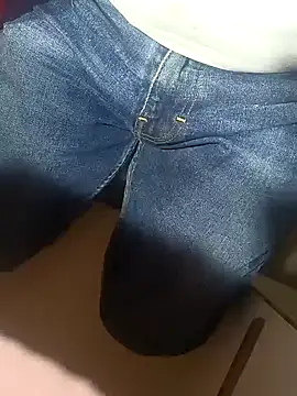 Snapshot of franko1987 chatting on December 23, 2024, 5:28 am franko1987 online show from December 23, 2024, 5:28 am