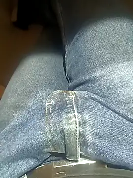 Snapshot of franko1987 chatting on January 5, 2025, 6:35 am franko1987 online show from January 5, 2025, 6:35 am