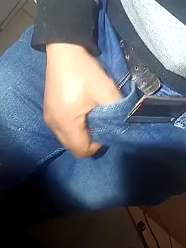 Snapshot of franko1987 chatting on March 10, 2025, 5:33 am franko1987 online show from March 10, 2025, 5:33 am