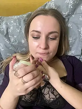 Snapshot of OlgaBuzzz chatting on February 5, 2025, 12:27 pm OlgaBuzzz online show from February 5, 2025, 12:27 pm