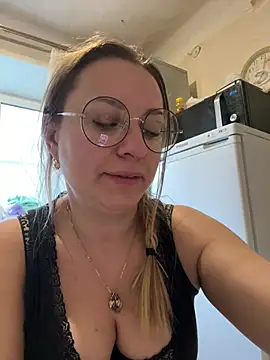 Snapshot of OlgaBuzzz chatting on March 20, 2025, 12:00 pm OlgaBuzzz online show from March 20, 2025, 12:00 pm