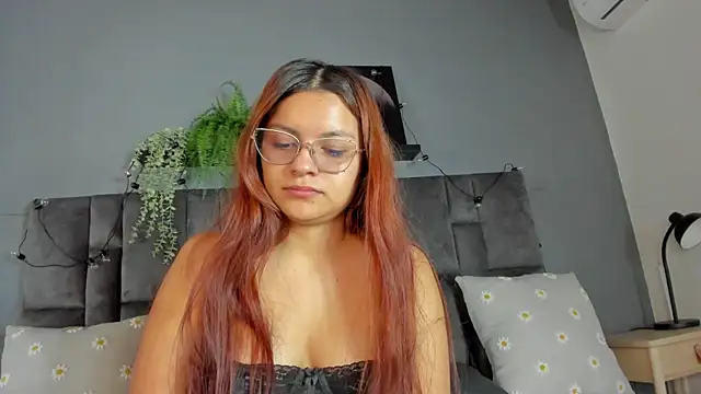 Snapshot of AbbyWathson chatting on September 29, 2025, 7:40 pm AbbyWathson online show from September 29, 2025, 7:40 pm