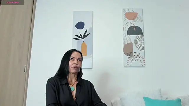 Snapshot of Evawalker_ chatting on February 8, 2025, 4:14 am Evawalker online show from February 8, 2025, 4:14 am
