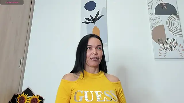 Snapshot of Evawalker_ chatting on February 12, 2025, 1:52 am Evawalker online show from February 12, 2025, 1:52 am