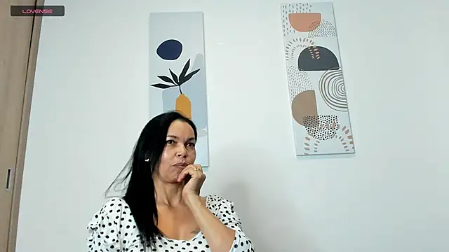 Snapshot of Evawalker_ chatting on February 21, 2025, 4:40 am Evawalker online show from February 21, 2025, 4:40 am