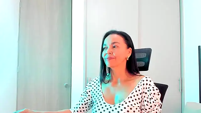 Snapshot of Evawalker_ chatting on September 28, 2025, 4:23 pm Evawalker online show from September 28, 2025, 4:23 pm