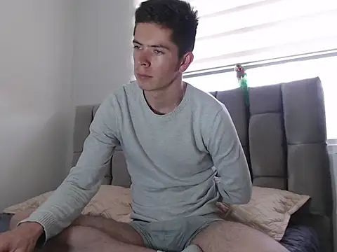 Snapshot of Eliantg chatting on December 8, 2024, 9:08 pm Eliantg online show from December 8, 2024, 9:08 pm