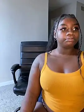 Snapshot of LillShayy chatting on December 23, 2024, 4:17 pm LillShayy online show from December 23, 2024, 4:17 pm