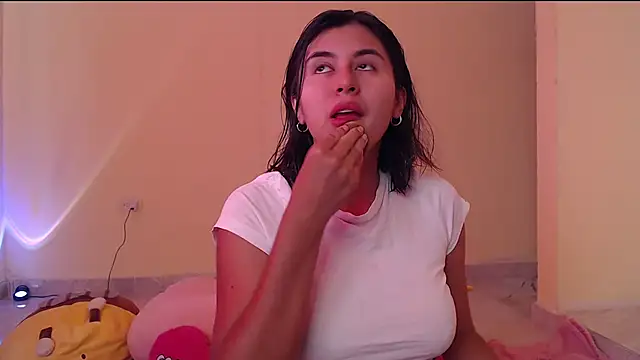 Snapshot of _maiahairy_ chatting on January 7, 2025, 9:35 pm  maiahairy  online show from January 7, 2025, 9:35 pm