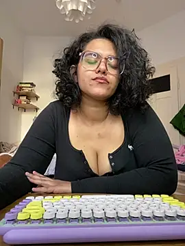 Snapshot of Curvydesifromgermany chatting on March 6, 2025, 3:24 pm Curvydesifromgermany online show from March 6, 2025, 3:24 pm