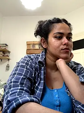 Snapshot of Curvydesifromgermany chatting on September 24, 2025, 7:55 am Curvydesifromgermany online show from September 24, 2025, 7:55 am