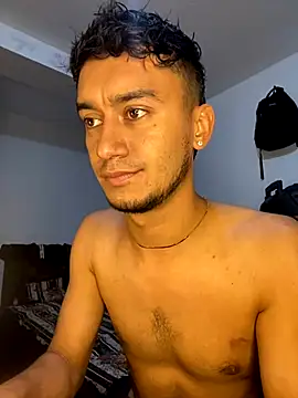 Snapshot of Kevin_Torres chatting on December 3, 2024, 9:23 pm Kevin Torres online show from December 3, 2024, 9:23 pm