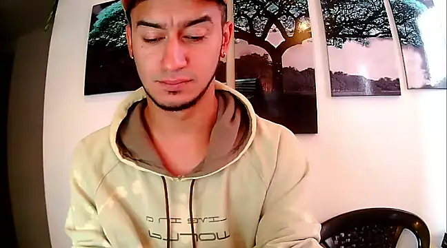 Snapshot of Kevin_Torres chatting on February 24, 2025, 3:20 pm Kevin Torres online show from February 24, 2025, 3:20 pm