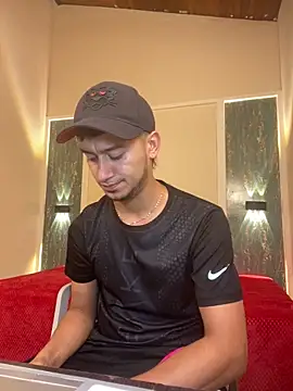 Snapshot of Kevin_Torres chatting on September 12, 2025, 9:26 pm Kevin Torres online show from September 12, 2025, 9:26 pm