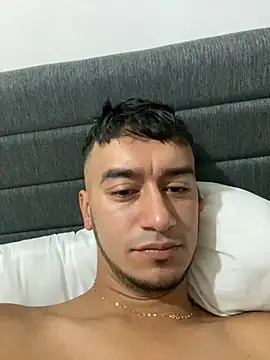 Snapshot of Kevin_Torres chatting on October 18, 2025, 2:07 pm Kevin Torres online show from October 18, 2025, 2:07 pm