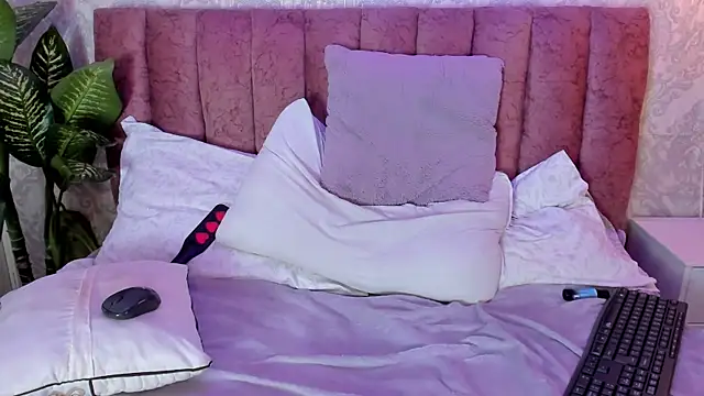 Snapshot of tiffany_becker chatting on January 21, 2025, 2:00 am tiffany becker online show from January 21, 2025, 2:00 am