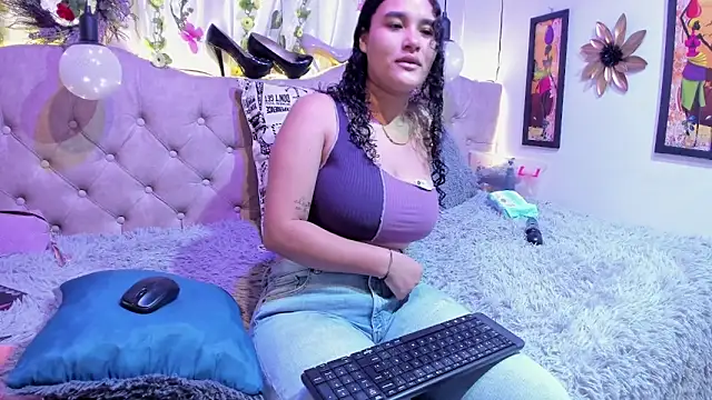 Snapshot of Chanelle_ chatting on March 20, 2025, 1:04 pm Chanelle  online show from March 20, 2025, 1:04 pm