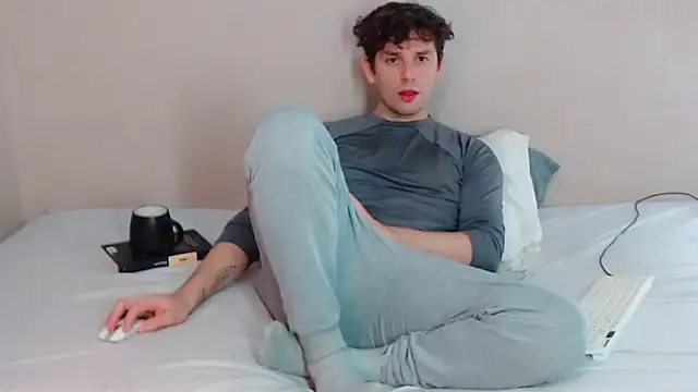 Snapshot of Elio555 chatting on January 31, 2025, 3:11 pm Elio555 online show from January 31, 2025, 3:11 pm