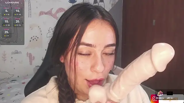Snapshot of Georgina_1t chatting on February 19, 2025, 2:34 pm Georgina 1t online show from February 19, 2025, 2:34 pm